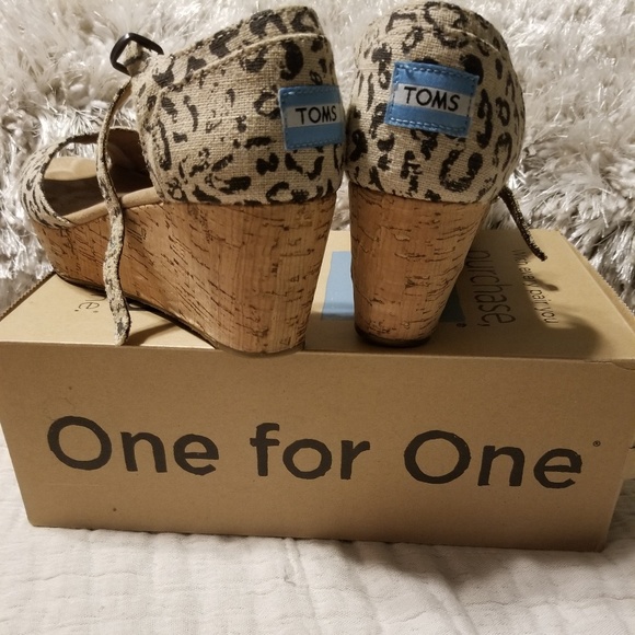 Lepard Print Toms - Picture 4 of 5